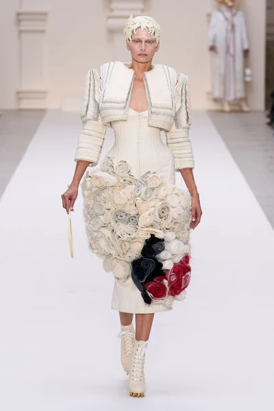 Look 43